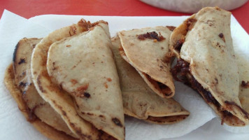 Tacos El Rápido food