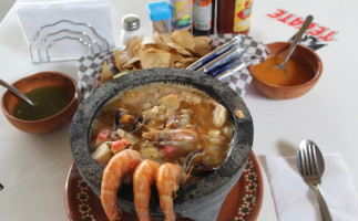 El Muelle Valles food