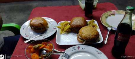 Hamburguesas Chingonas Las Gemelas food