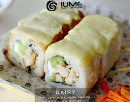 Iume Sushi food