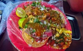 Taqueria El Guero food