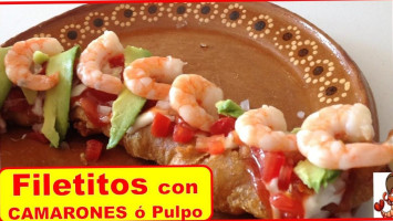 Chavirrys Mariscos food