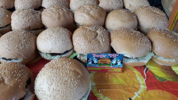 Burger Pili food