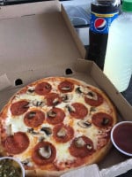 Ninos Pizza food