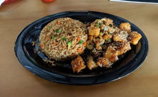 Umai Wok Colima food