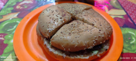 Hamburguesas “la Tortuguita” food