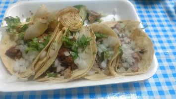 Tacos Carmelo inside