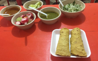 Taqueria El Chaparrito food