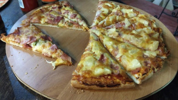 Don Chico Pizzas food