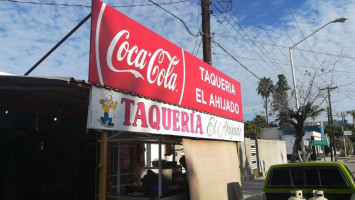 Taquería El Ahijado/best Carnitas outside