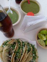 Taqueria Jhonny food