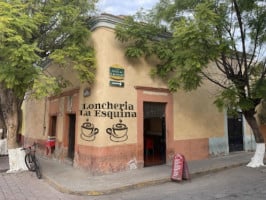 Loncheria La Esquina, México outside