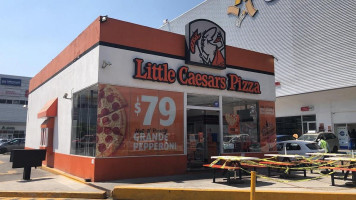 Little Caesars Pizza Tepozán food