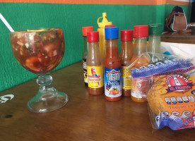 Mariscos El Yujajayyy food