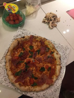 Pizzeria Capisci food