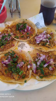 Taquería La Birria food