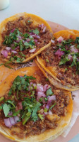 Taquería La Birria food