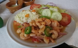 El Conchalito food