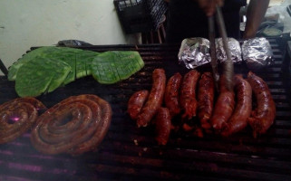 Al Sabor De La Parrilla food