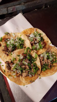 Tacos El Pariente food