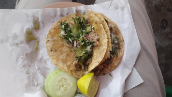 Tacos El Pariente food