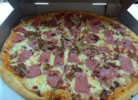 Emiliano´s Pizza food