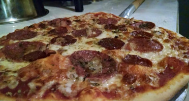 Pronto Pizza food