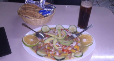 Mariscos El Feo food