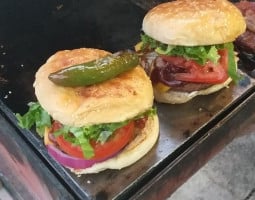 K3n- Burguer Aguas Blancas food