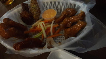 Las Chulas Wild Wings food