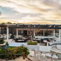 Comal Restaurant & Bar - Chileno Bay Resort & Residences food