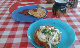 Gorditas El Compadre food