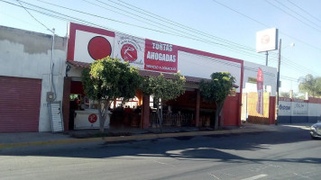 Tortas Los Ruvalcaba outside