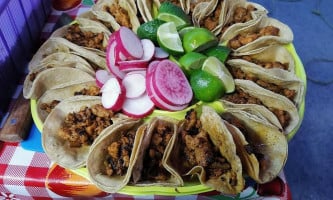 Taqueria Los Taquerines food