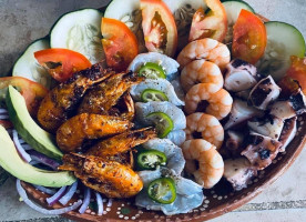 Mariscos El Plebe food