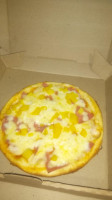 Pizza D Maxxi food