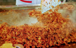 Taquería Los Primos food