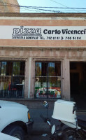 Pizza Carlo Vicencci outside