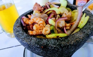 Mariscos Los Compitas inside