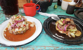 Mariscos Los Compitas food