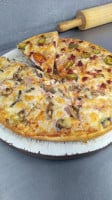 Pizzas Los Faros food