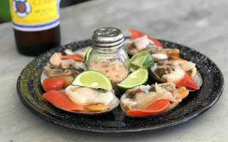 Mariscos Piquillas food