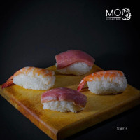 Mo Sushi food