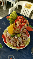 Mariscos Kikes food