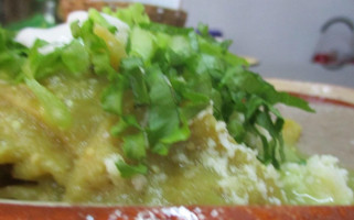 El Sazón De Lulú food