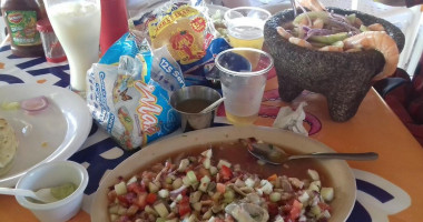 Mariscos El Carreton food