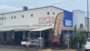 Tacos Y Pollos Asados El Mey outside