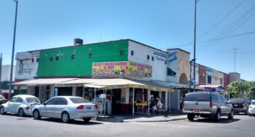 Tacos Y Pollos Asados El Mey outside