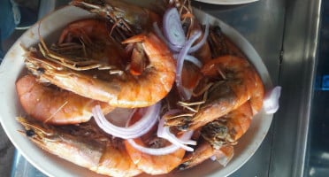 Mariscos Los Especiales food