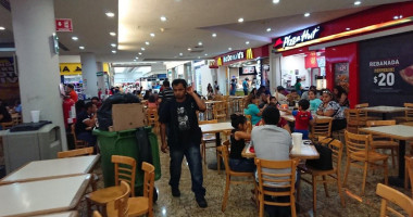 Los Trompos Plaza Las Americas food